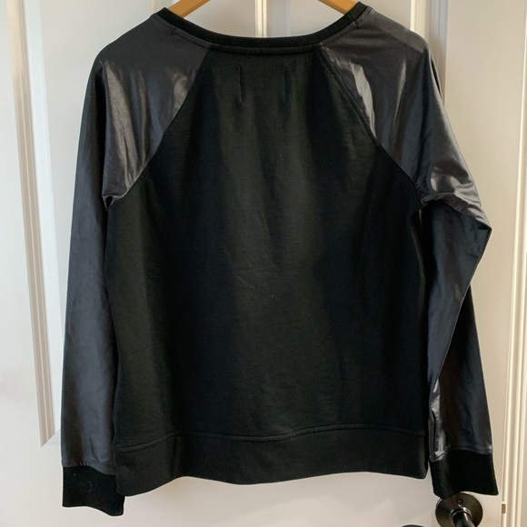 Victoria’s Secret Sport Faux Leather Sleeves Top - Picture 6 of 6